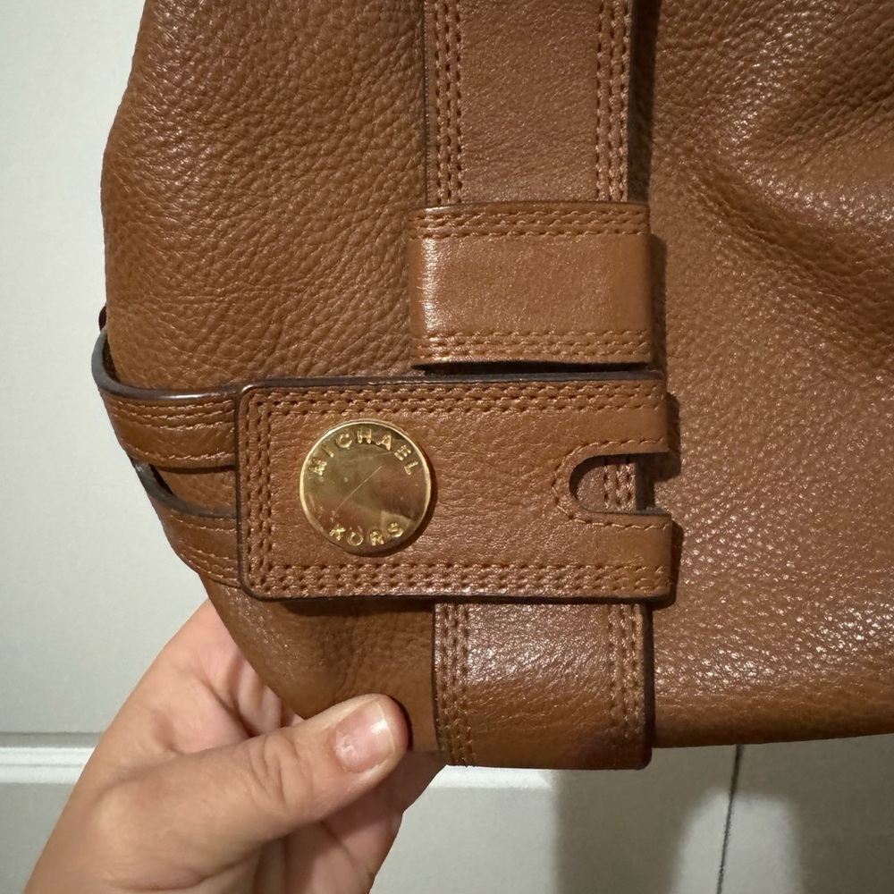MICHAEL KORS Authentic Brown Pebbled Leather Shoulder Bag with Gold Hardware Y2K - Picture 3 of 8